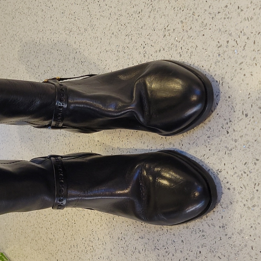 NEVER WORN ETIENNE AIGNER TALL EQUESTRIAN RIDING LEATHER BOOTS. - Picture 6 of 15